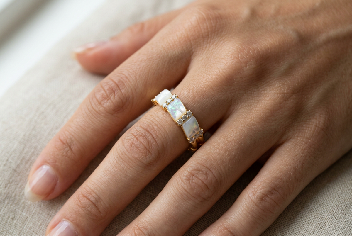 Lujain Seashell Ring