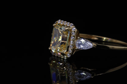 Ghaya Gold Emerald Cut Ring | خاتم غاية ذهبي