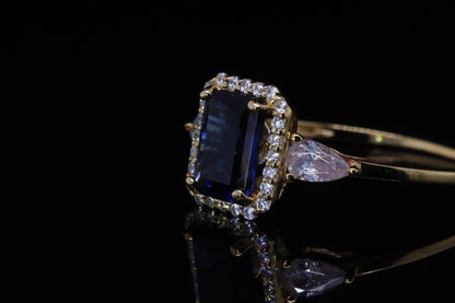 Ghaya Gold Emerald Cut Ring | خاتم غاية ذهبي