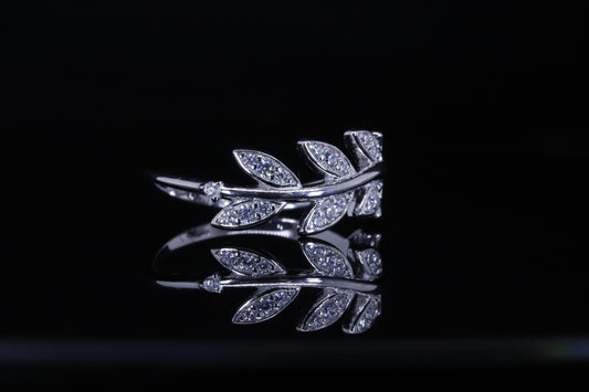 Lamees Silver Olive Leaf Ring | خاتم لميس فضي