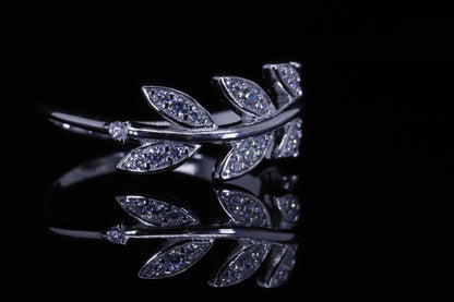 Lamees Silver Olive Leaf Ring | خاتم لميس فضي