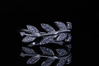 Lamees Silver Olive Leaf Ring | خاتم لميس فضي
