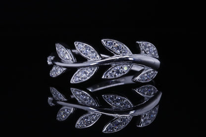 Lamees Silver Olive Leaf Ring | خاتم لميس فضي