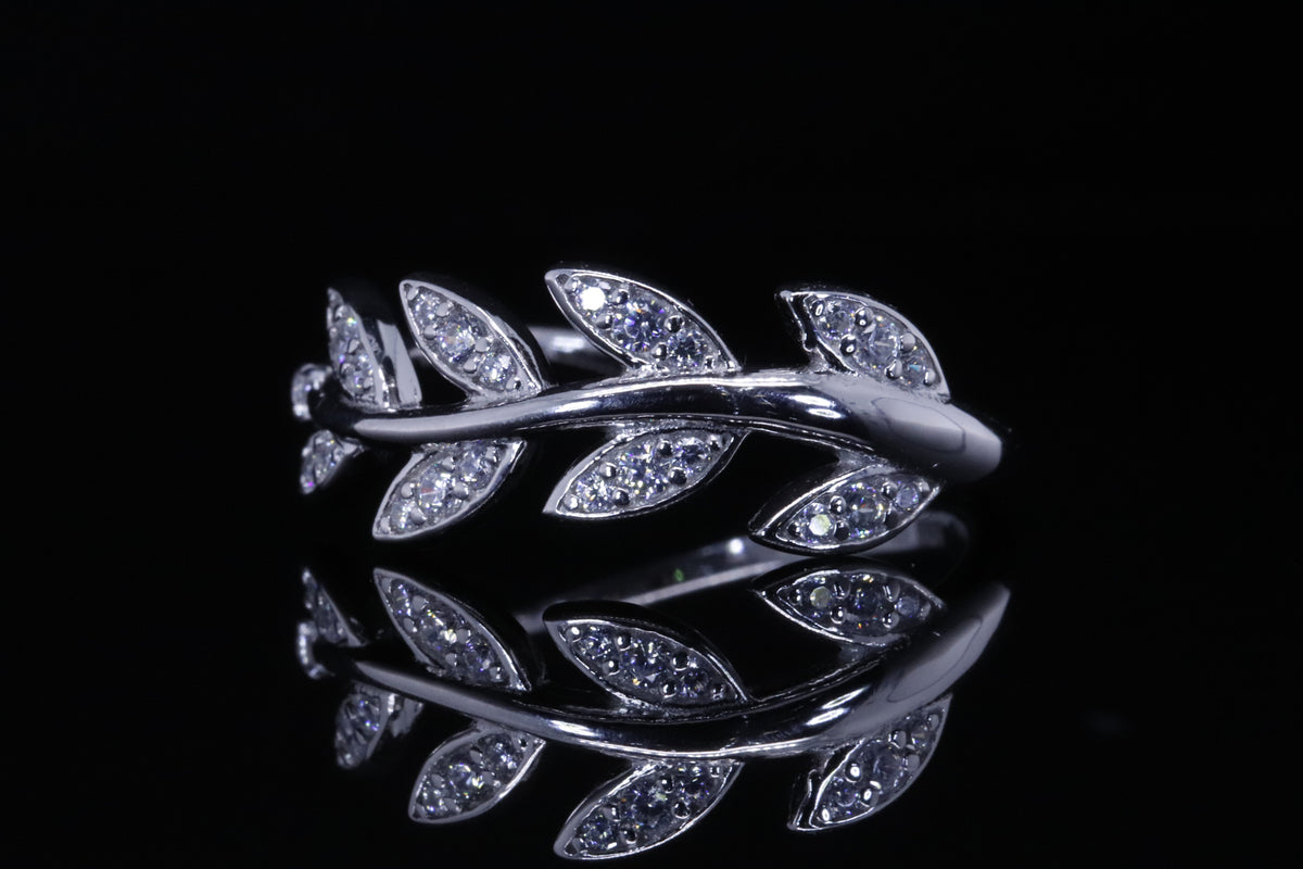 Lamees Silver Olive Leaf Ring | خاتم لميس فضي