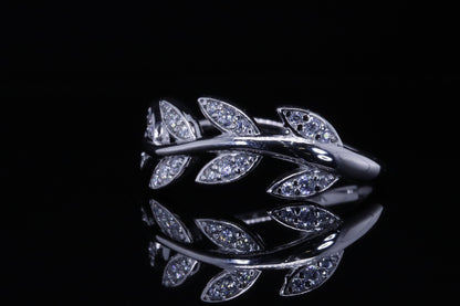 Lamees Silver Olive Leaf Ring | خاتم لميس فضي