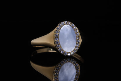 Dorra Gold Pearl Signet Ring | خاتم درة ذهبي