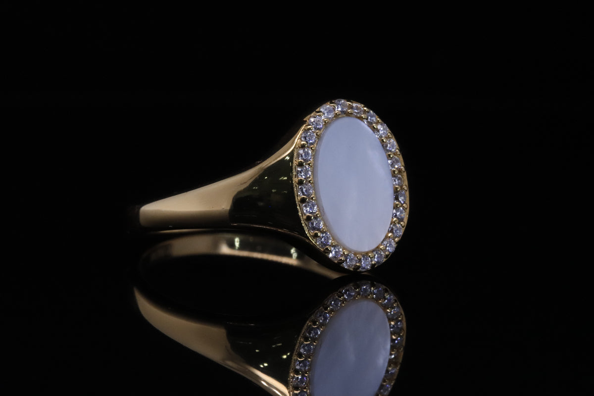 Dorra Gold Pearl Signet Ring | خاتم درة ذهبي