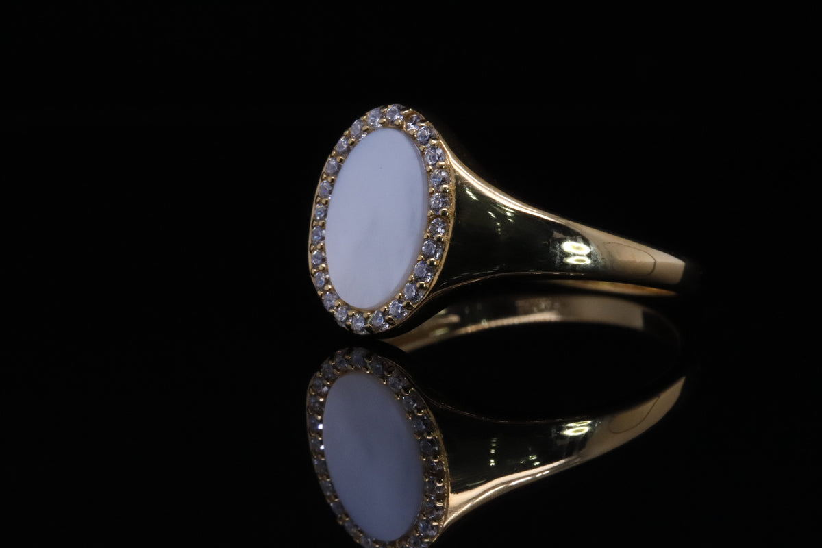 Dorra Gold Pearl Signet Ring | خاتم درة ذهبي