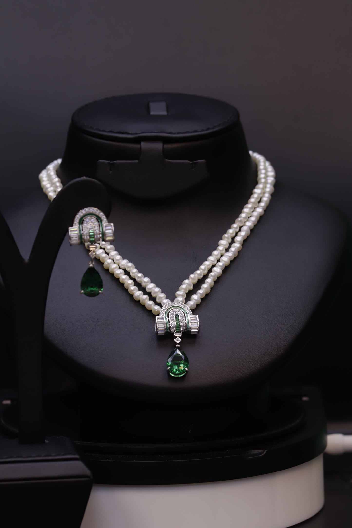 Emerald Queen Pearl Set