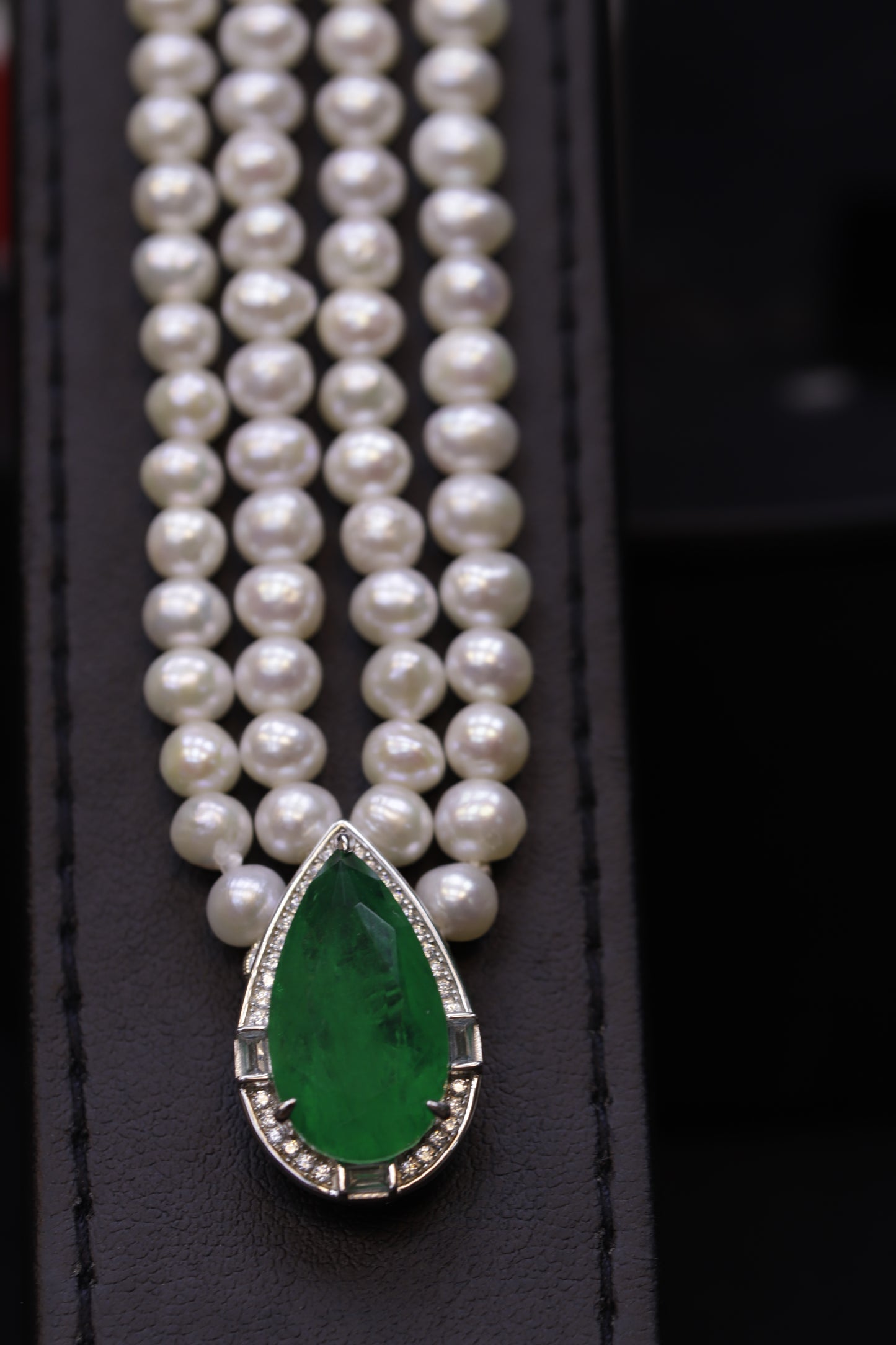 Emerald Pearl Set