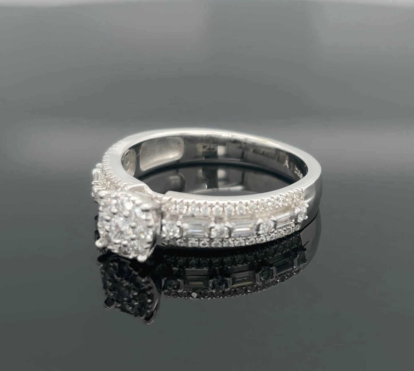 Ring Solitaire 1