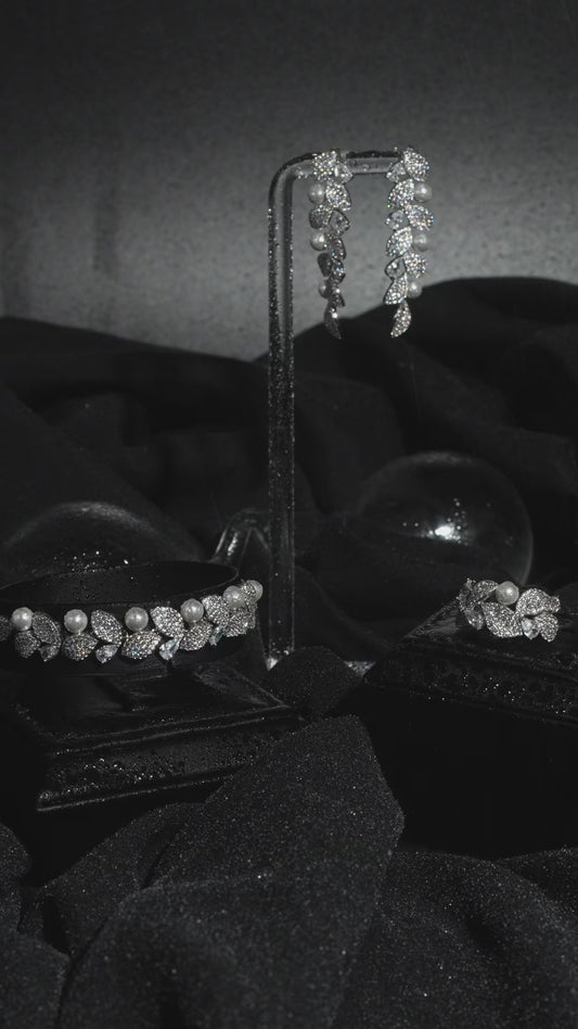 Tear Pear Set