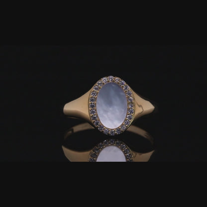 Dorra Gold Pearl Signet Ring | خاتم درة ذهبي